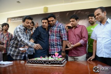 Yevadu Movie Success Meet